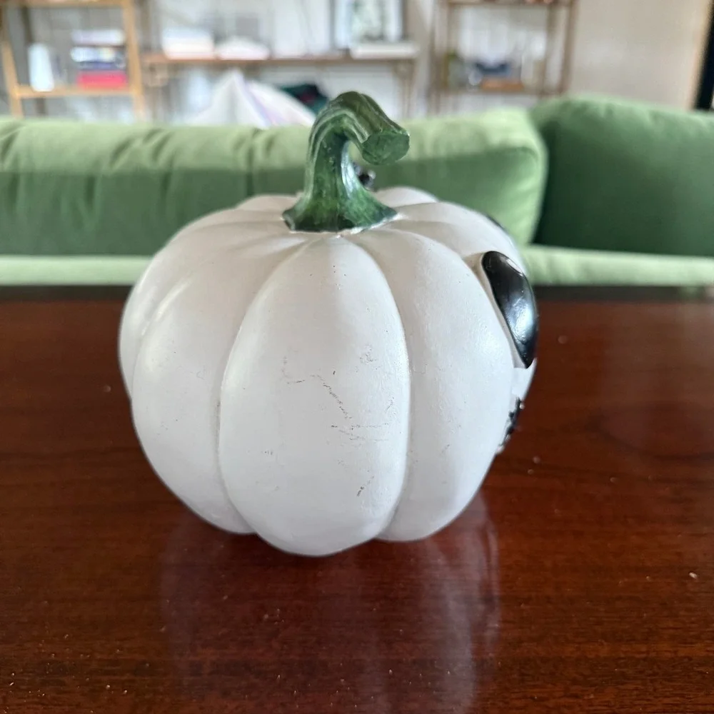 Unbranded Jack O Lantern Pumpkin Figurine OS White Good Spider Halloween Decor